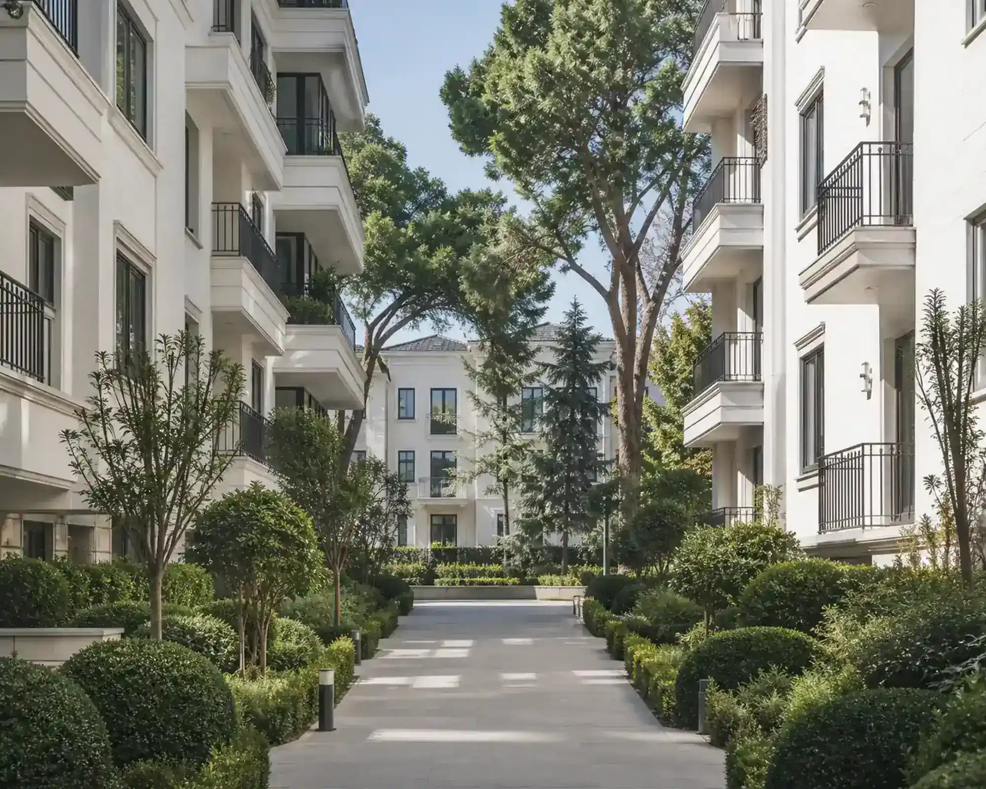 Akatlar'da site içi apartman blokları